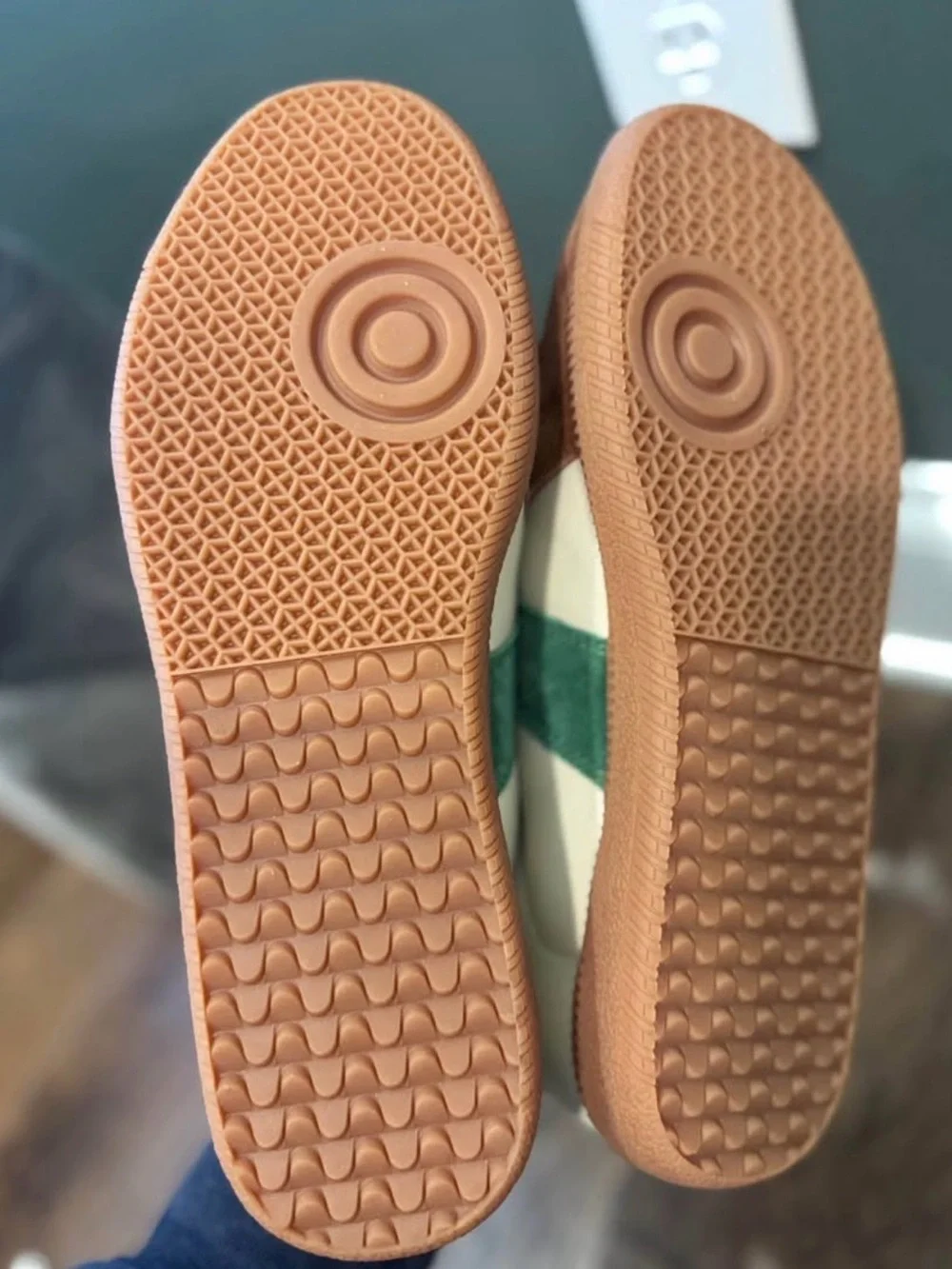 Women’s Beige & Green Low-Top Leather Sneaker